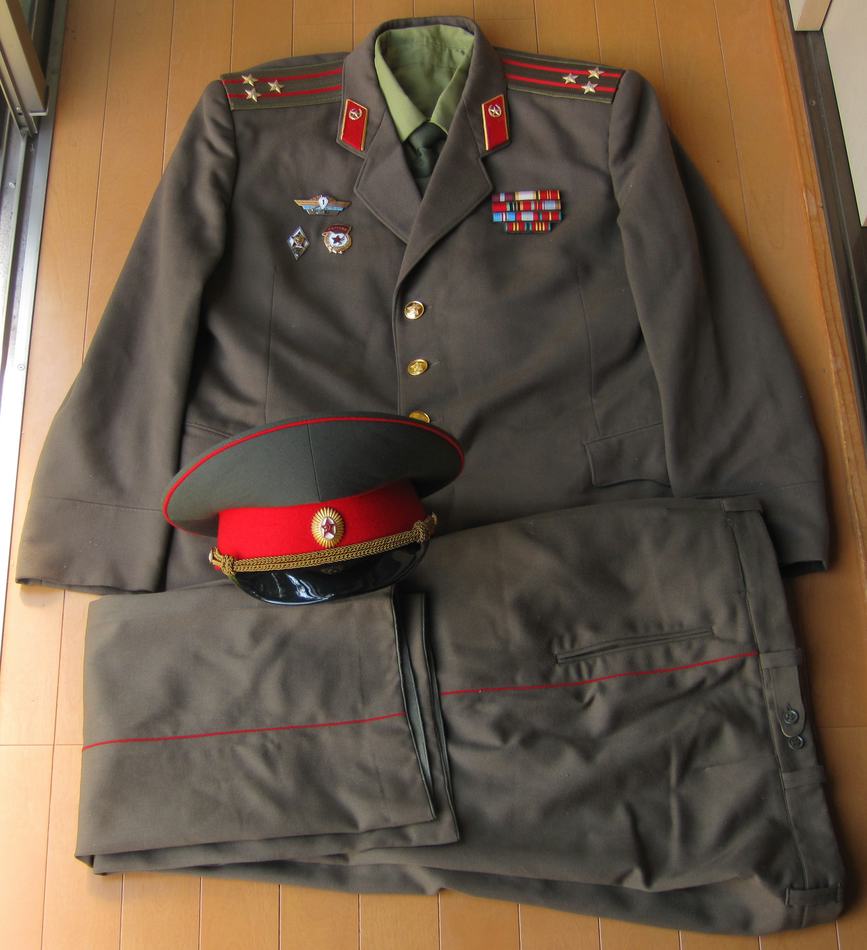 旧ソ連軍制服一式-